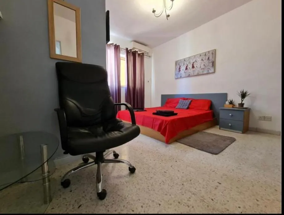 Room 4- Private Room With Ac Wifi And En-Suite 0*, Sliema Malta