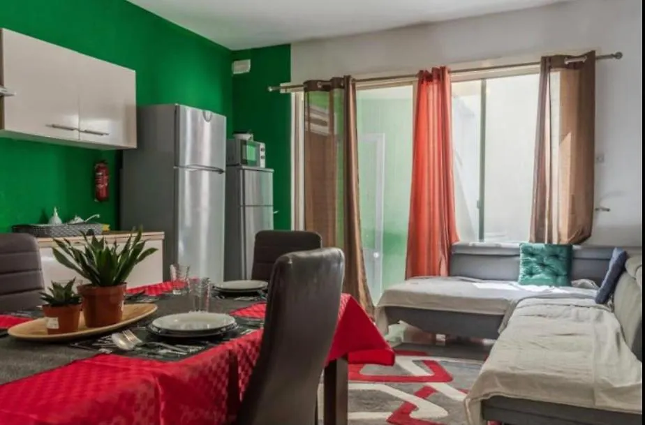 Room 4- Private Room With Ac Wifi And En-Suite Guest house Sliema