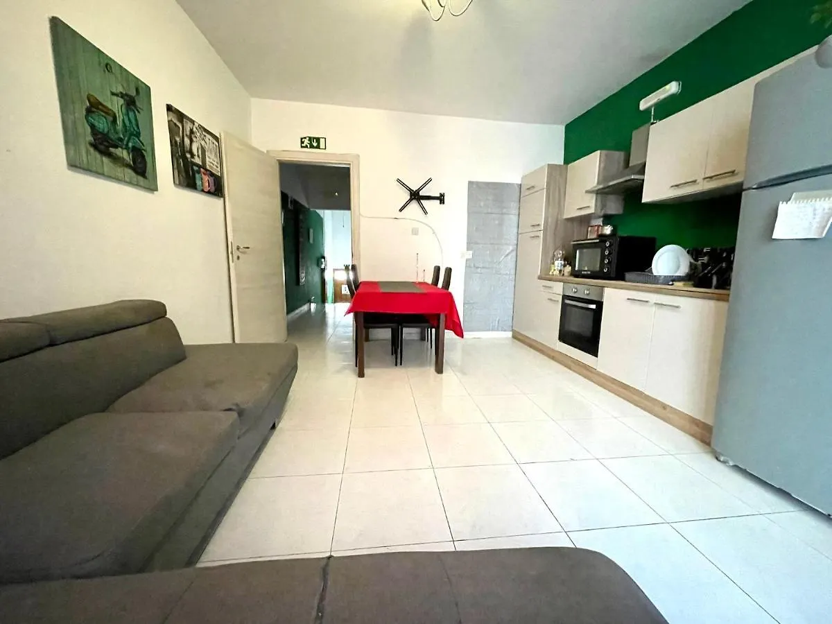 Pensionat Room 4- Private Room With Ac Wifi And En-Suite